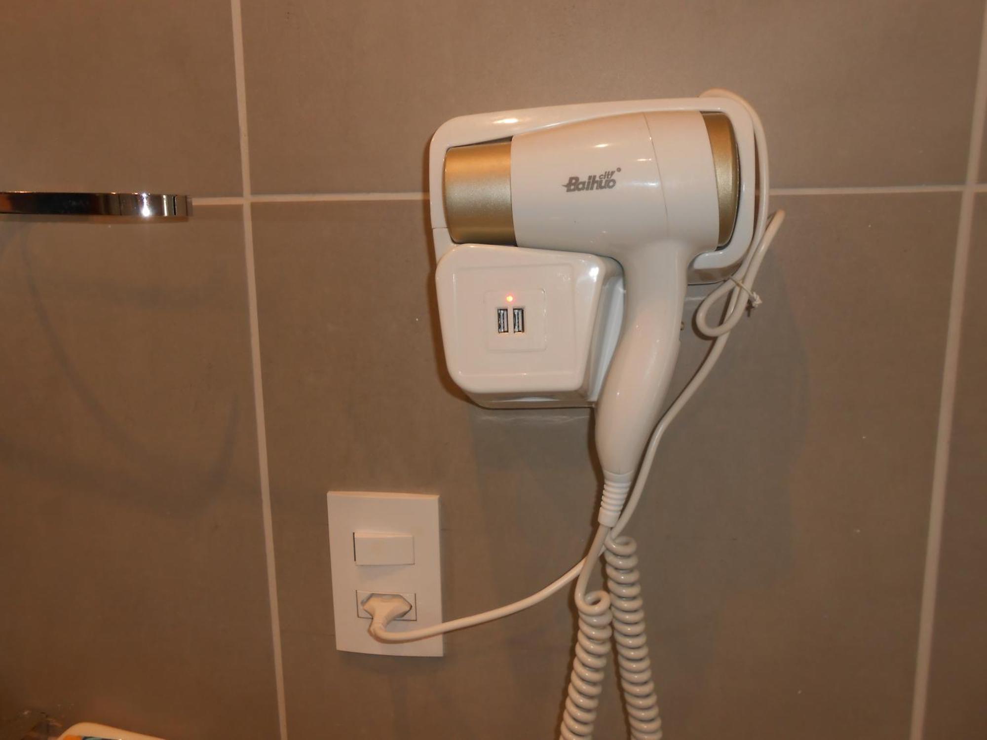 906 Lux Allianz Park Apartment
